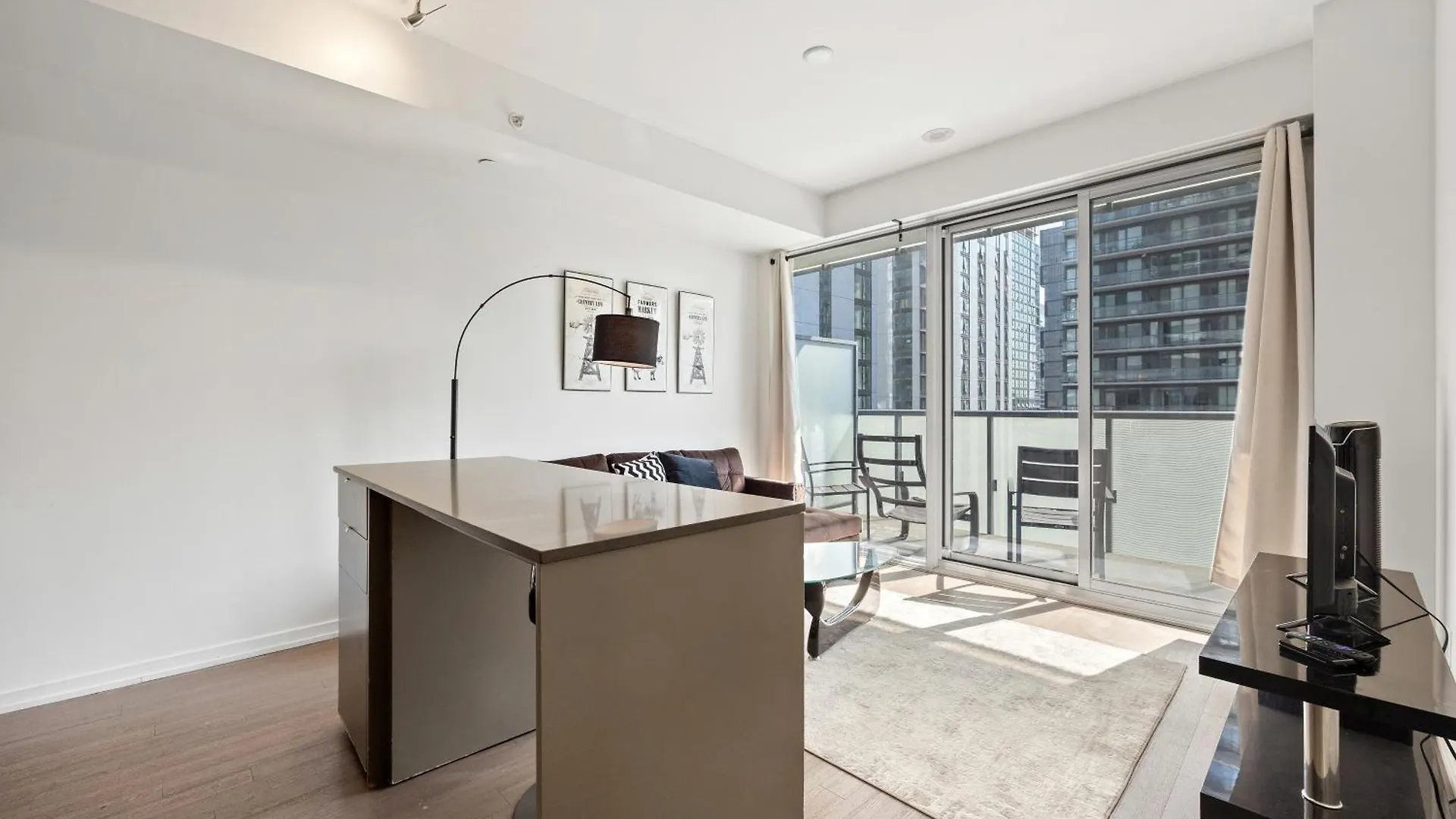 Apartment Downtown Toronto Condos